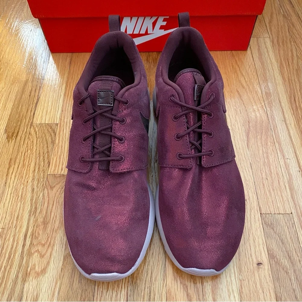 Nike Roshe One PRM Women’s Sneakers
